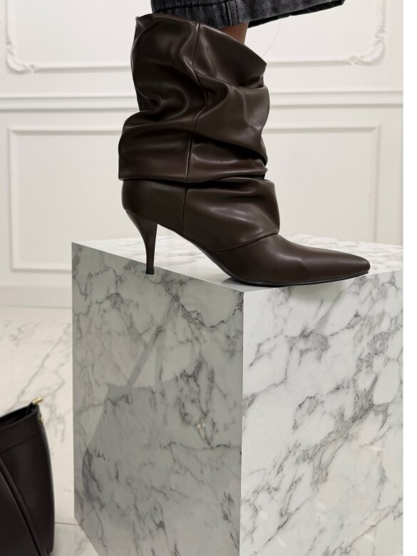 Boots Paseo chocolate