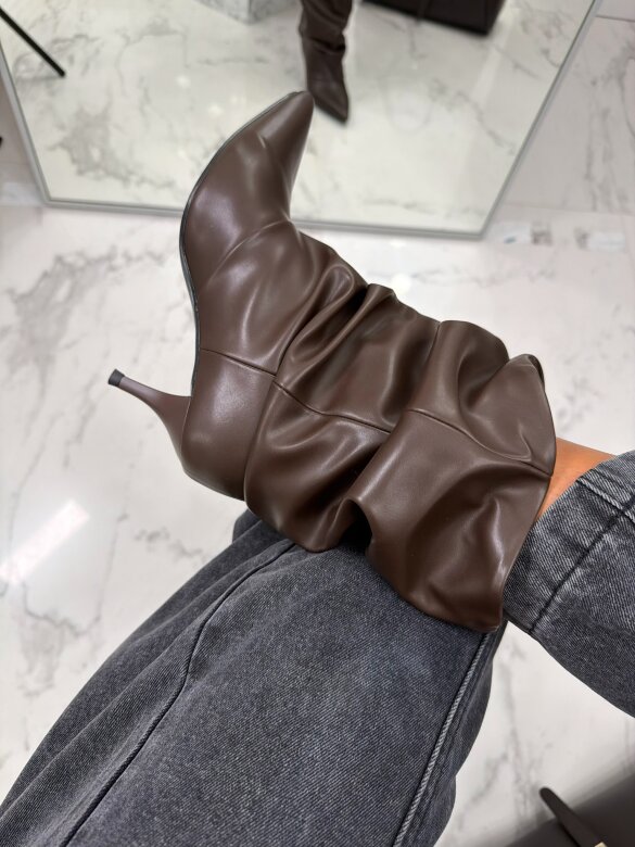 Boots Paseo chocolate