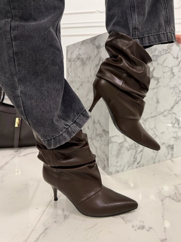 Boots Paseo chocolate