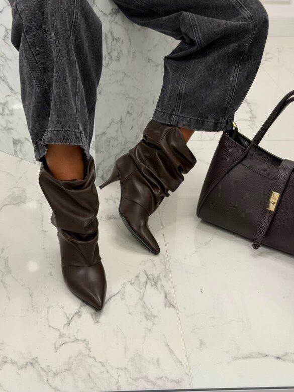 Boots Paseo chocolate