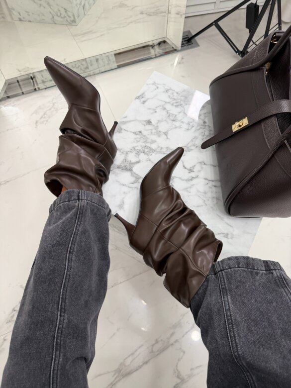 Boots Paseo chocolate