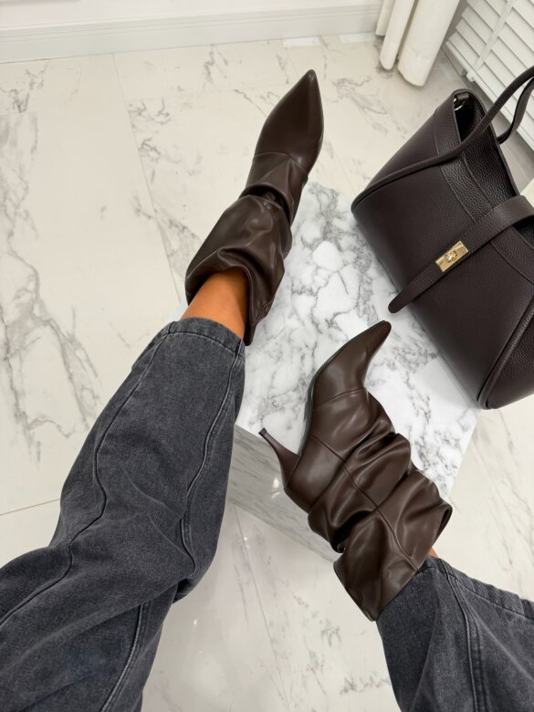 Boots Paseo chocolate