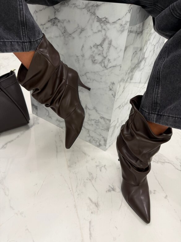 Boots Paseo chocolate