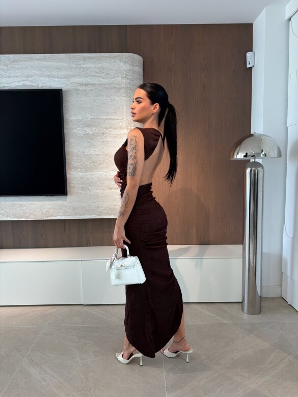 Sukienka Ravessia maxi czekoladowa 