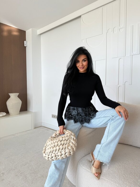 Bluzka Monevi z koronką czarna 