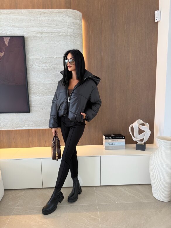 Kurtka Meadora short czarna 