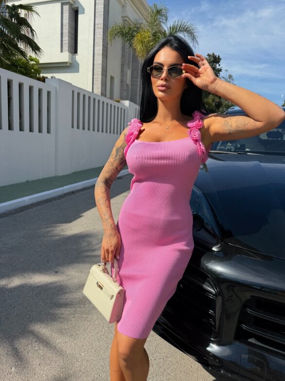 Sukienka Rosana mini w kwiaty różowa 