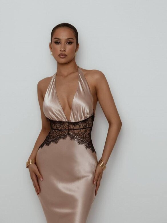 Sukienka Mysterious II satynowa pudrowa 