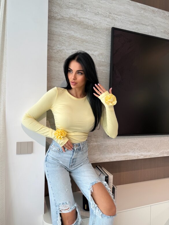 Bluzka Altiva z różami żółta