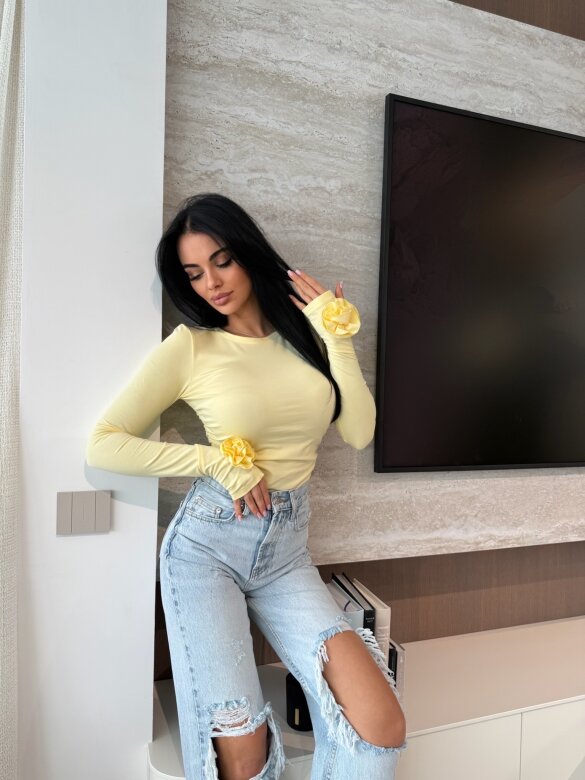 Bluzka Altiva z różami żółta