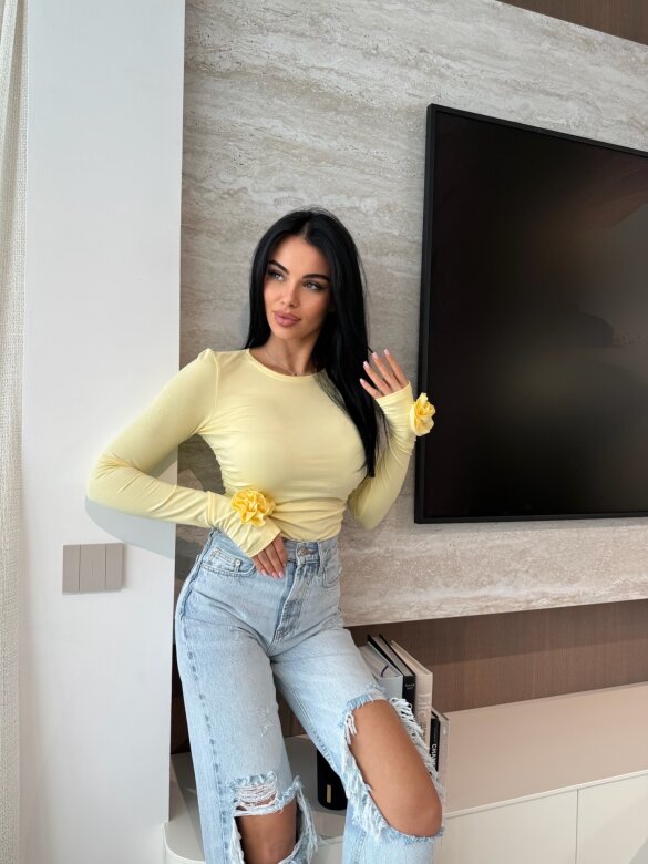 Bluzka Altiva z różami żółta