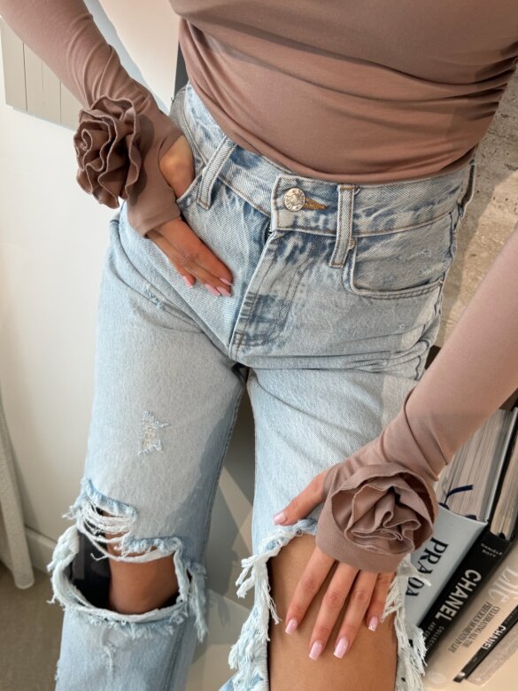 Bluzka Altiva z różami mocca