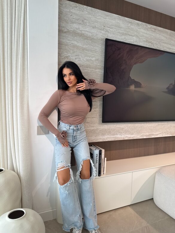 Bluzka Altiva z różami mocca