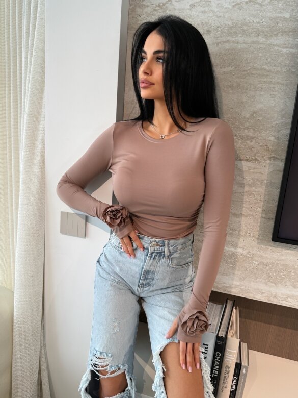 Bluzka Altiva z różami mocca