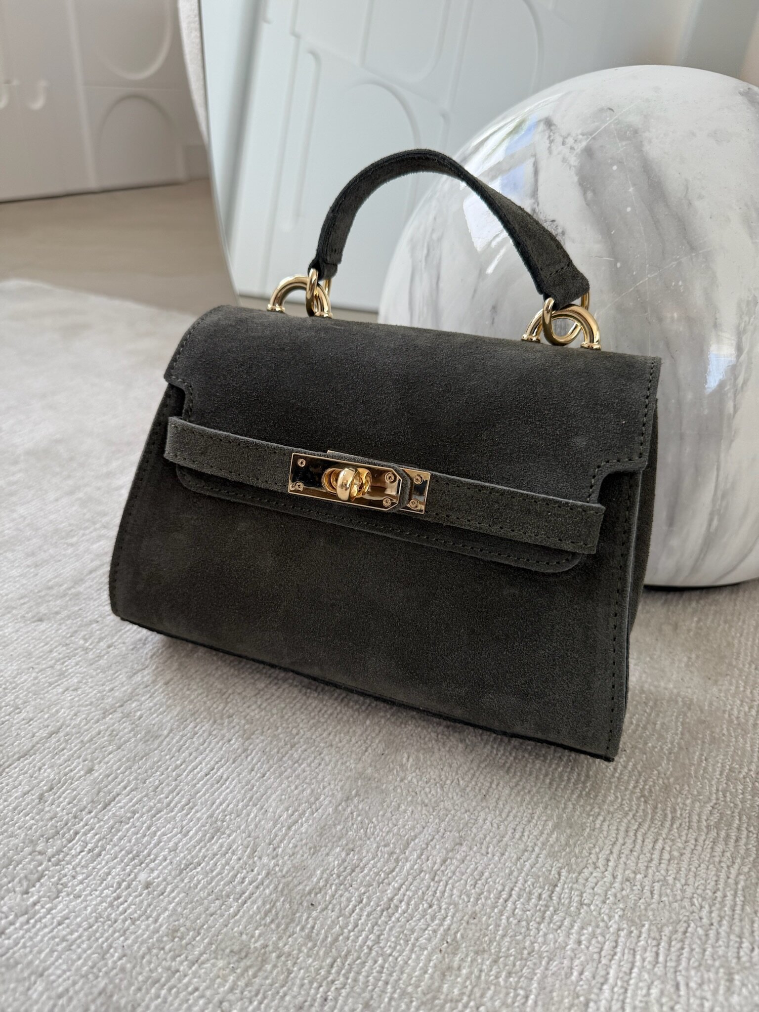 Torebka Carolyn zamszowa khaki