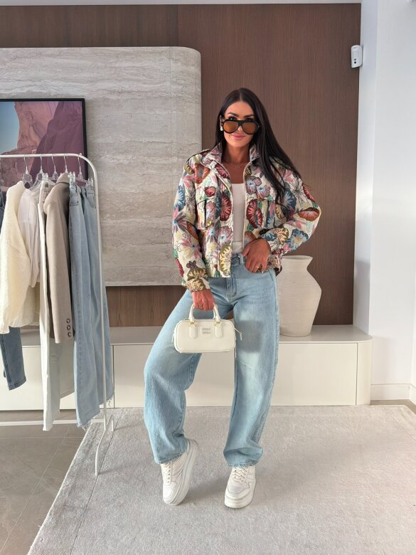 Kurtka Jardin short w kwiaty beżowa