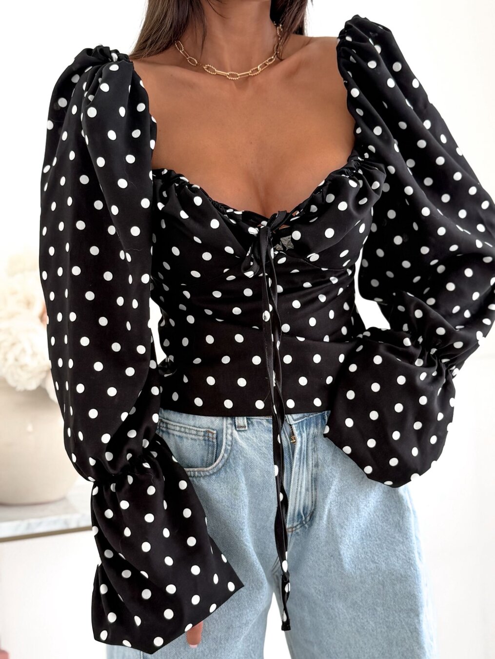 Blouse Soraya dots white-black | Varlesca