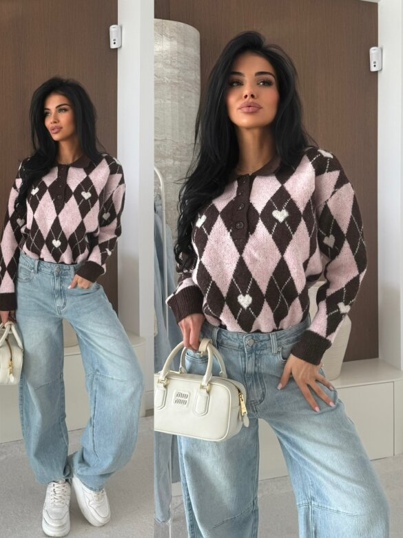 Sweter Pasion w serca czekoladowo-pudrowy