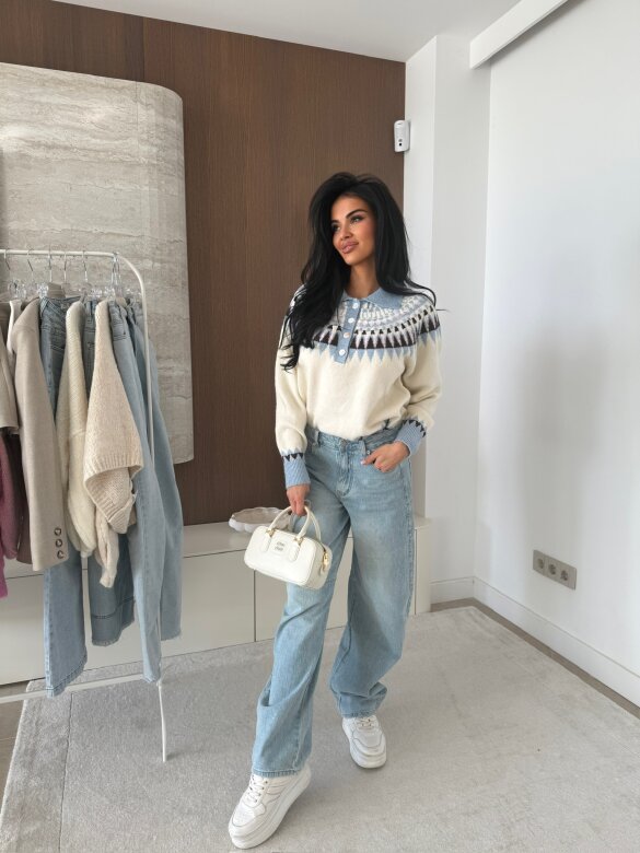 Sweter Rocio z kołnierzem biało-niebieski