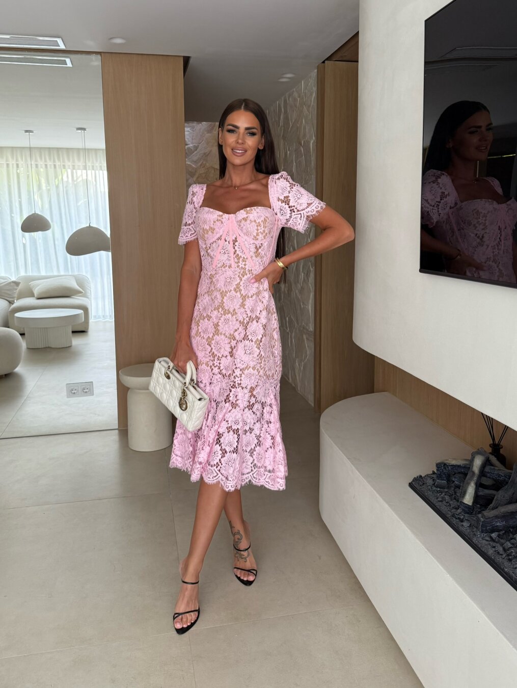 Dress Paula midi lace powder | Varlesca