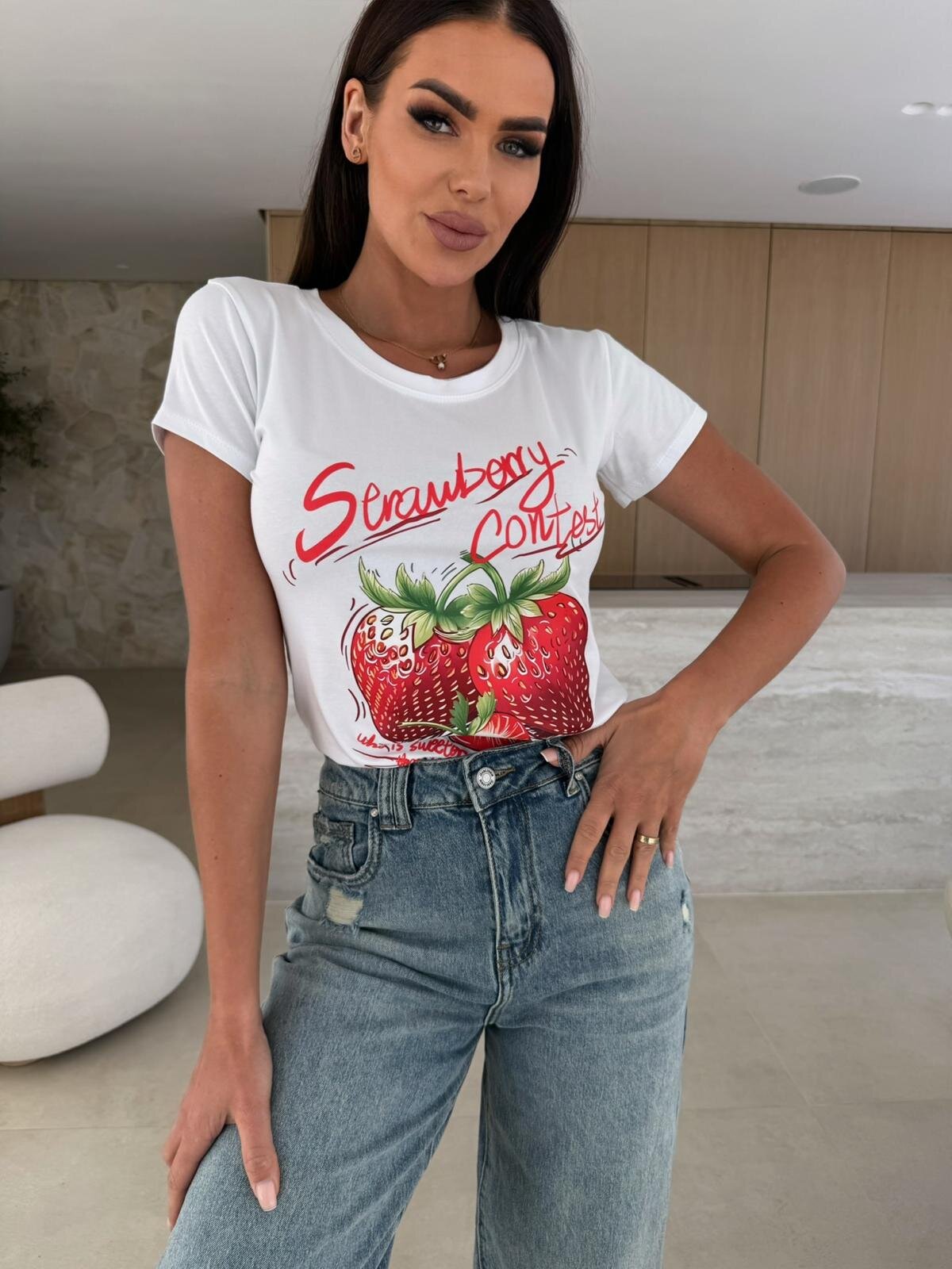 T-shirt Strawberry Contest white