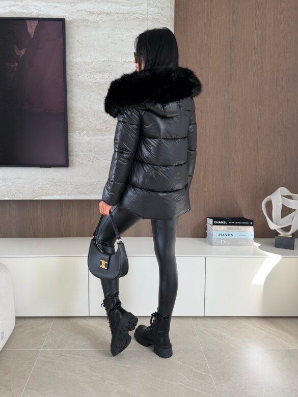 Kurtka Adelle błyszcząca czarna 