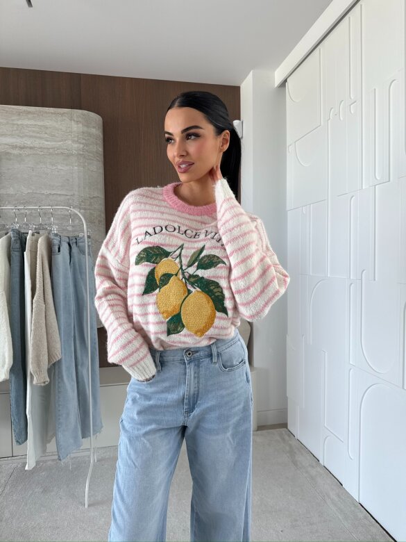 Sweter Dolce Vita w paski biało-pudrowy