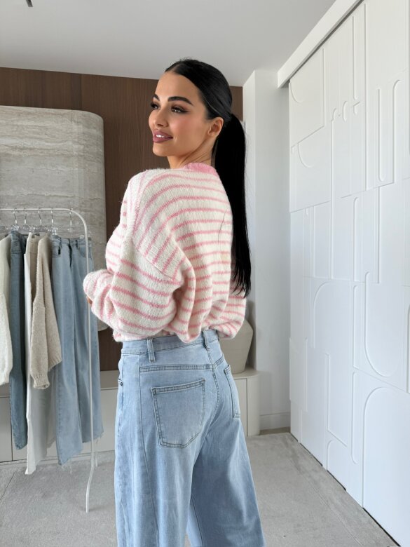 Sweter Dolce Vita w paski biało-pudrowy