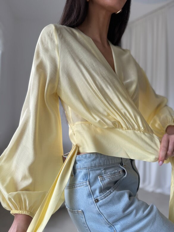 Blouse Claresa butter yellow