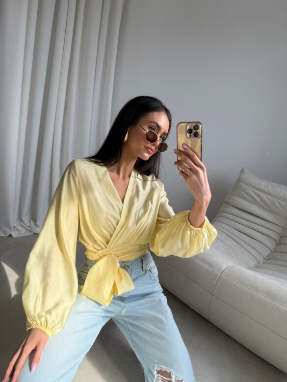 Blouse Claresa butter yellow