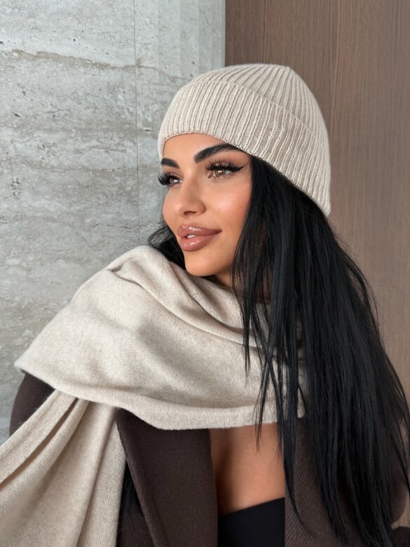 Hat Cashmere with wool and cashmere light beige