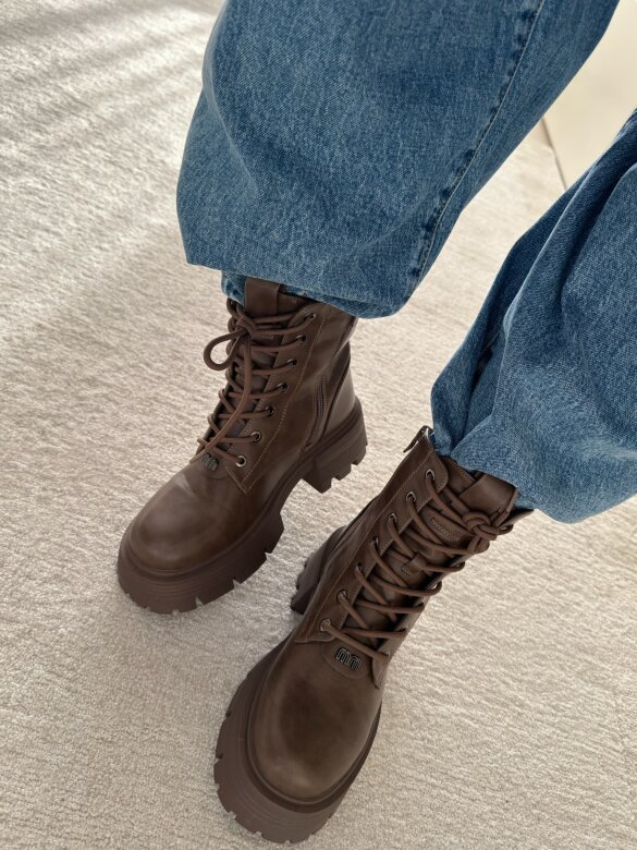 Boots Stylish brown