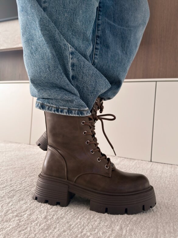 Boots Stylish brown