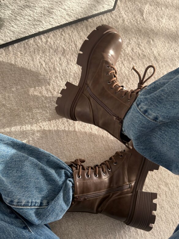 Boots Stylish brown