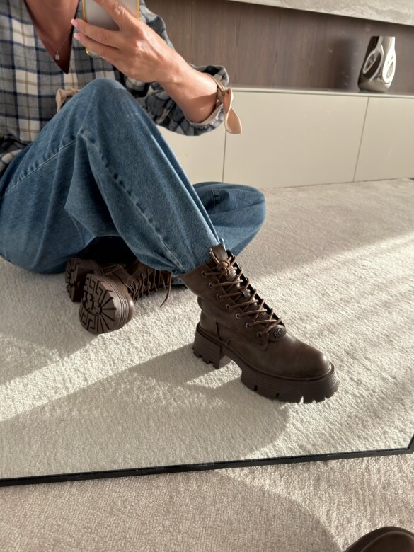 Boots Stylish brown