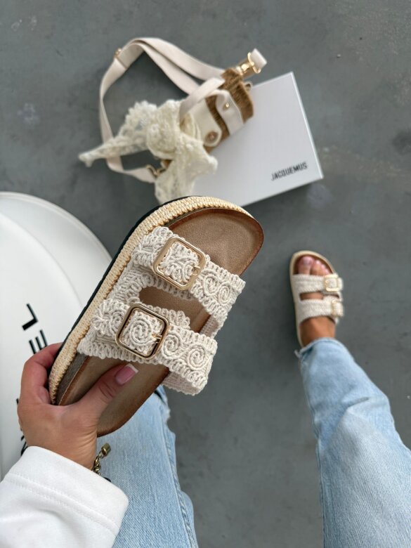 Klapki Bravino na platformie ecru