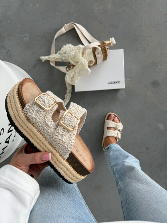 Klapki Bravino na platformie ecru