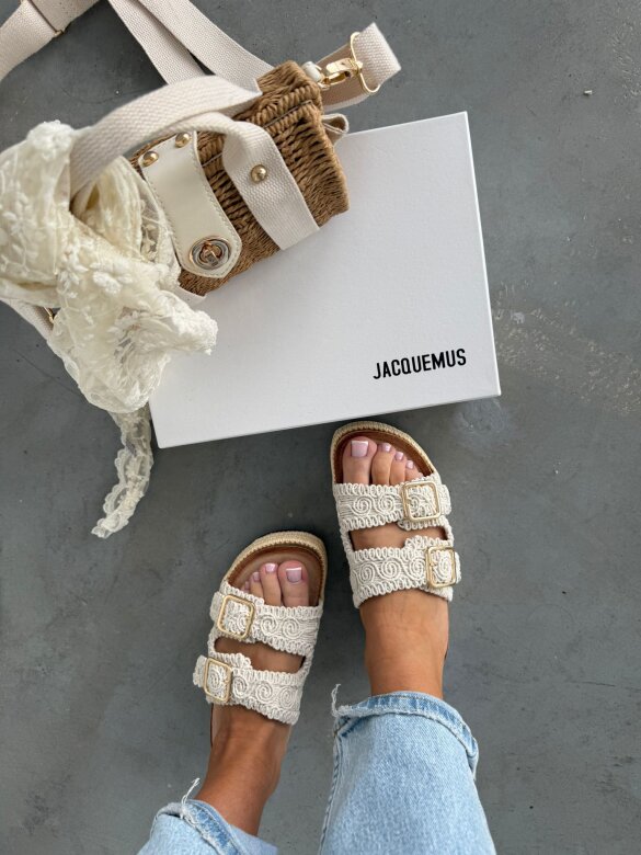 Klapki Bravino na platformie ecru