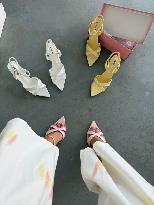 Szpilki Carissa białe