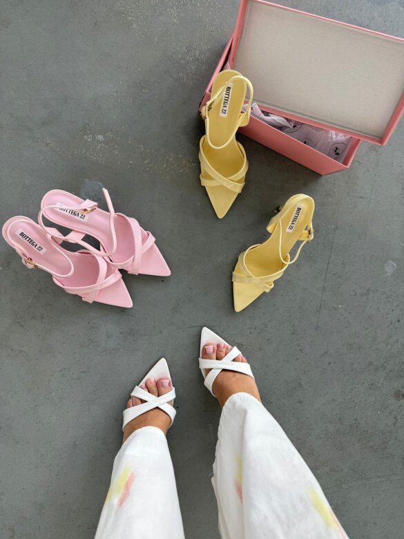 Szpilki Carissa białe