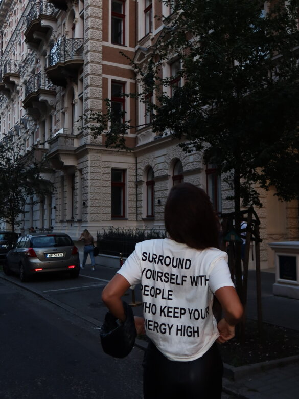 T-shirt Show Up biały 