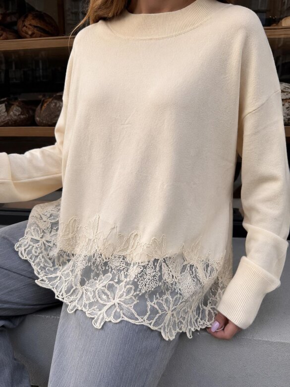 Sweater Loeve with viscose ecru 