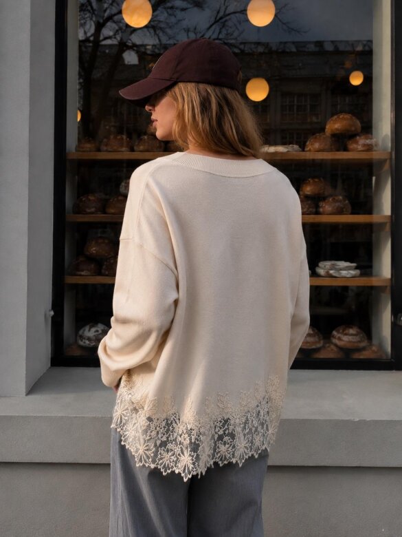 Sweater Loeve with viscose ecru 