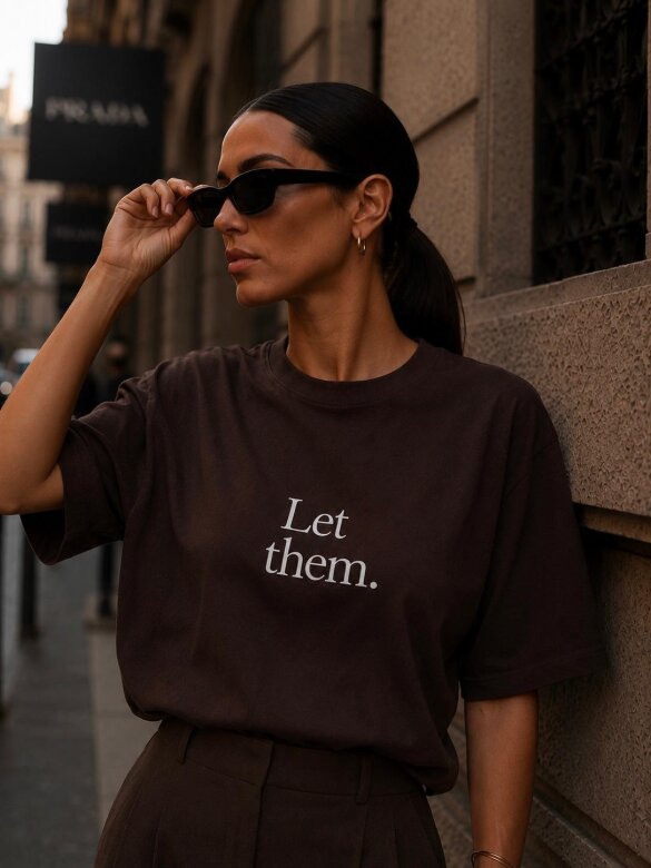 T-shirt Let Them bawełniany czekoladowy 