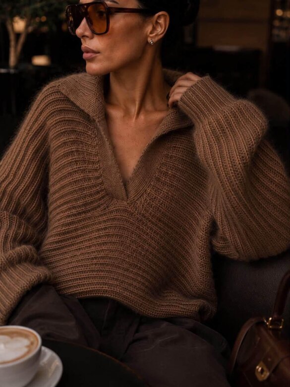 Sweter Cayen z wełną czekoladowy 