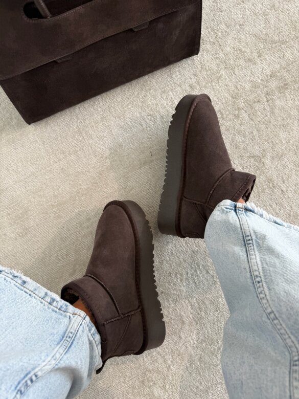 Ankle boots Accardi on the platform chocolate