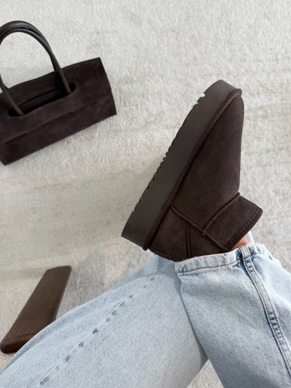 Ankle boots Accardi on the platform chocolate