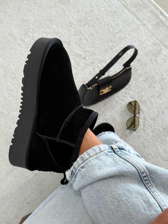 Ankle boots Accardi on the platform black