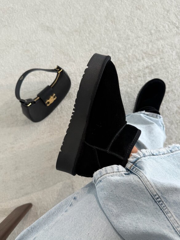 Ankle boots Accardi on the platform black