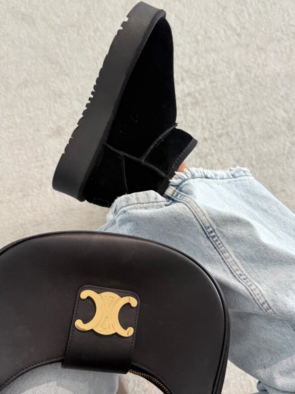 Ankle boots Accardi on the platform black